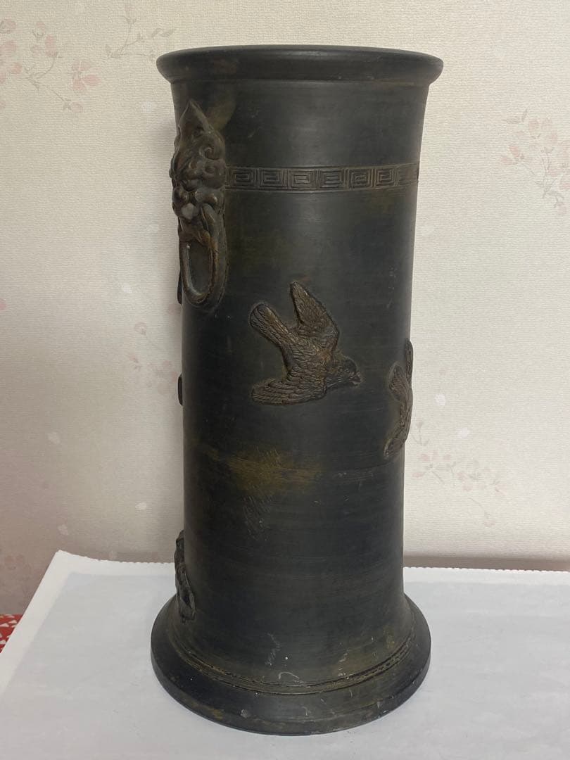 ⭐️明治時代 貼花 鬼面 鷹 翔雀文様 筒形壺 瓶 一点物 置物飾り 骨董品