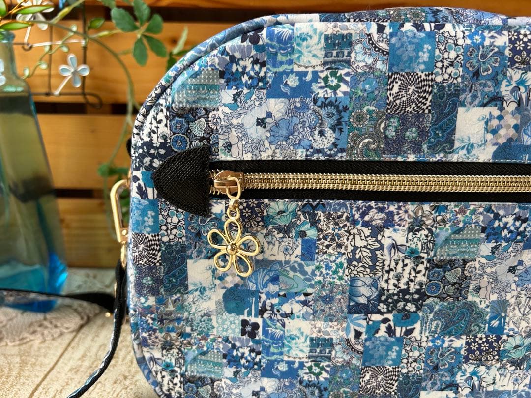 n.k.d♡リバティ カジュアルショルダーバッグ　マチ10cm