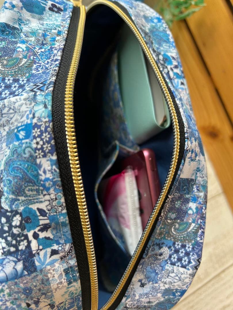 n.k.d♡リバティ カジュアルショルダーバッグ　マチ10cm