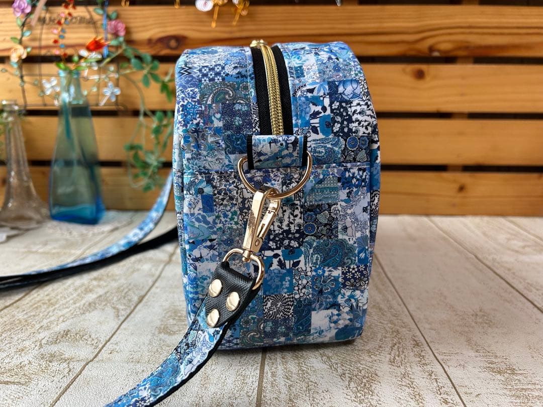 n.k.d♡リバティ カジュアルショルダーバッグ　マチ10cm