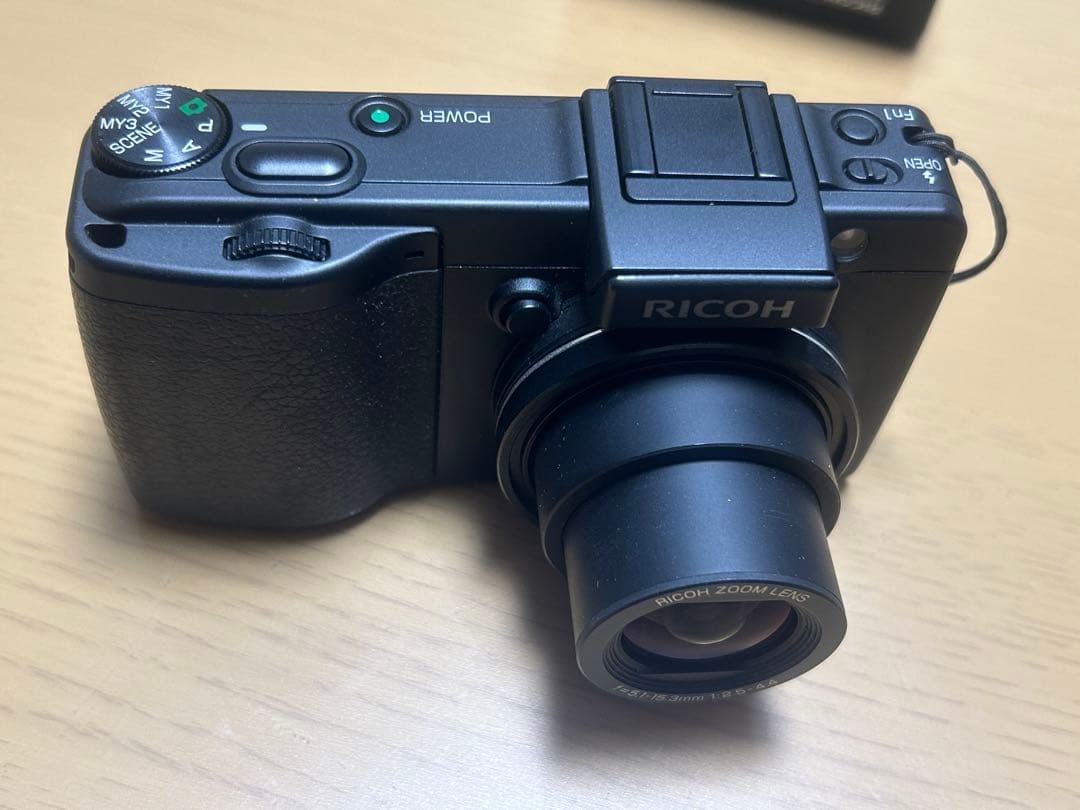 RICOH GX200（リコー GX200）