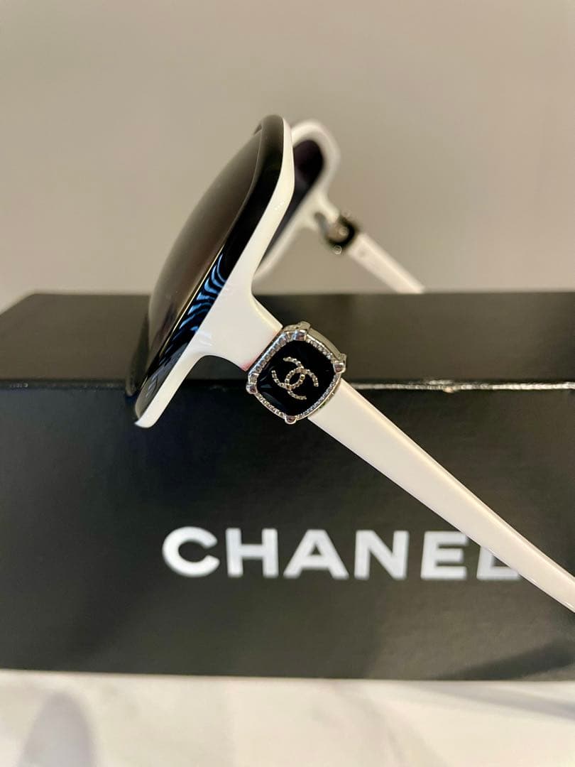正規店購入▪️CHANELサングラス▪️一式揃い▪️モノトーン▪️ブラック ホワイト