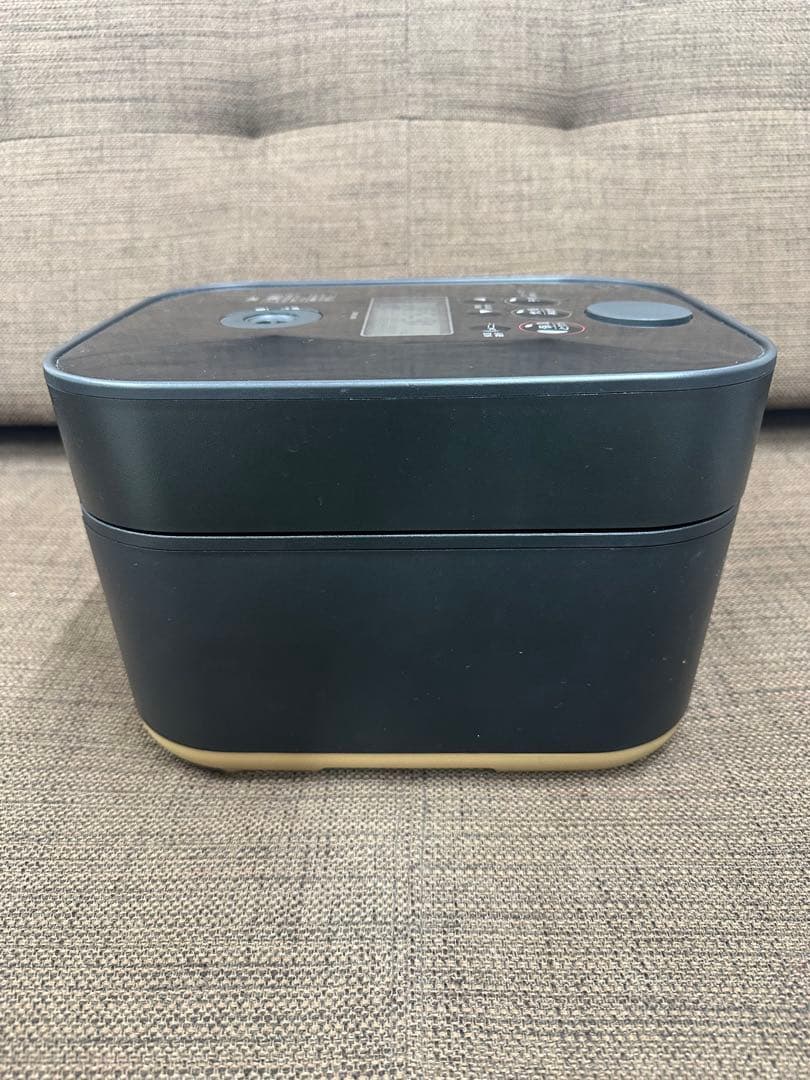 ⑧ 象印　炊飯器　STAN. NW-SA10 2023年製