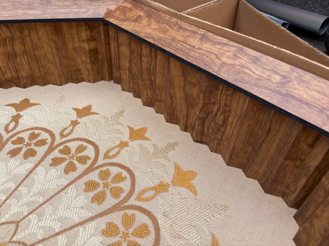 天井アクセント　装飾壁　シャンデリアベース　西洋家具　アンティーク家具