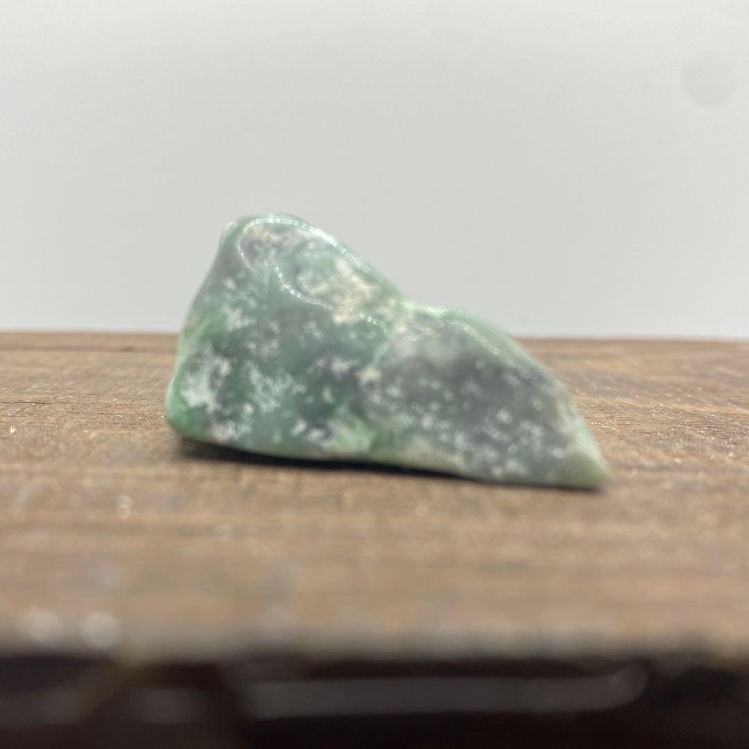 【G096】糸魚川産　翡翠　37g　天然石　原石　ヒスイ　パワーストーン　素材