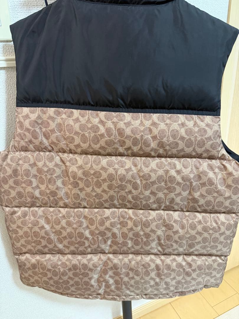 【最終値下】COACH ダウンベスト 黒/ベージュ