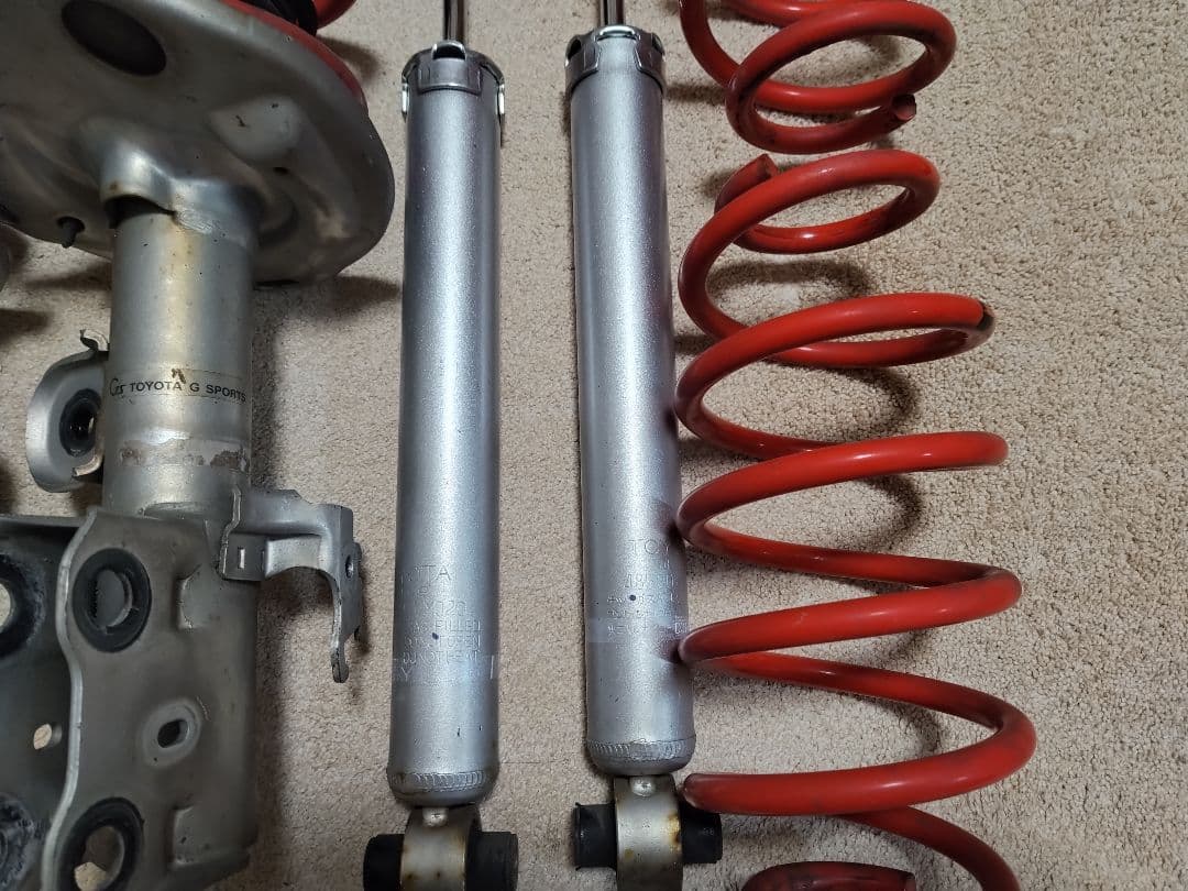 zvw30 プリウス G'z　純正　サスペンションキット　30　送料込み