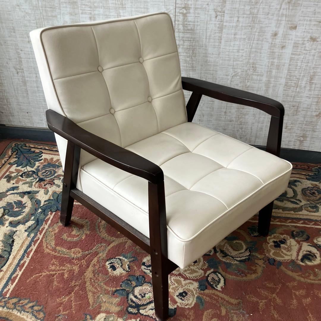 北欧レトロ 木製フレーム アームチェア 一人掛けソファー ロビーチェア ホワイト