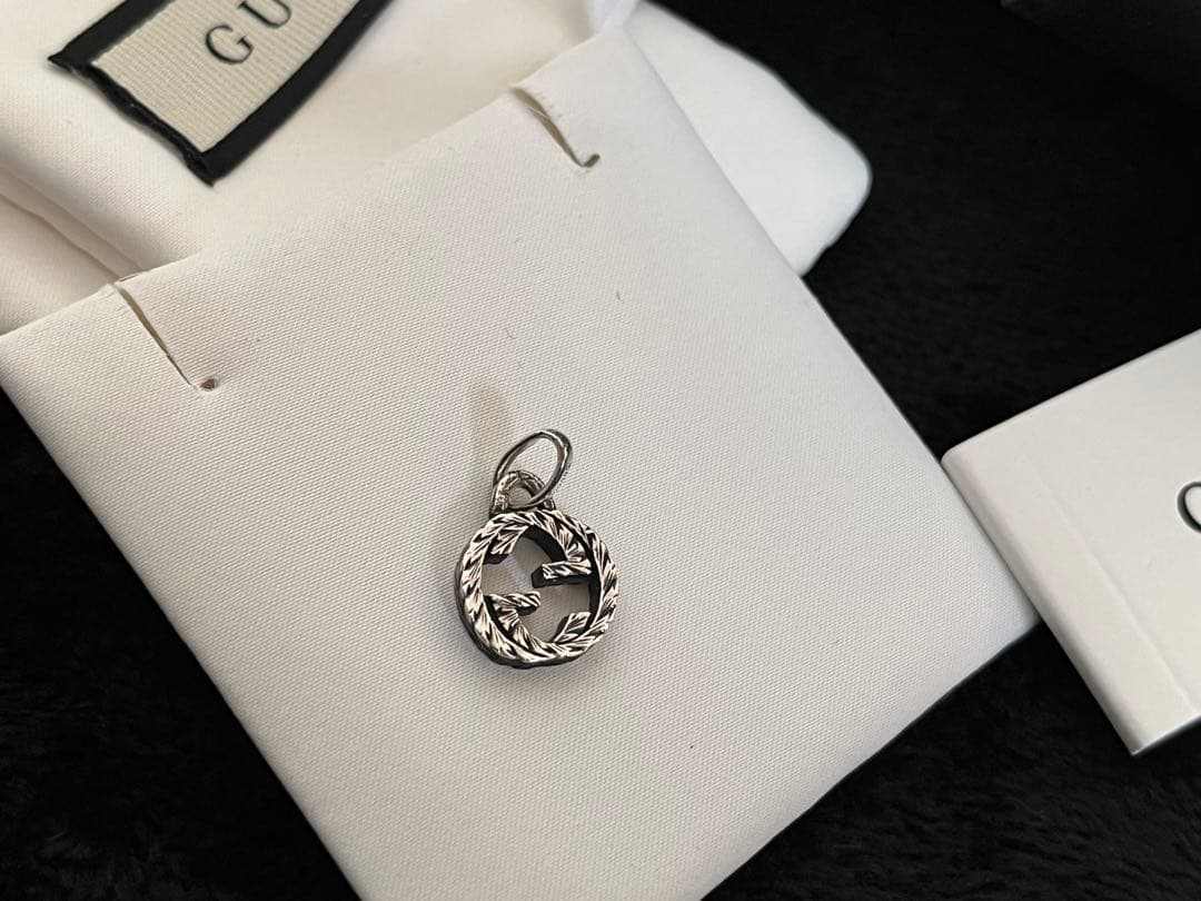 GUCCI ネックレスメンズ シルバー ネックレストップ