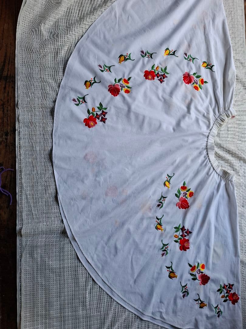 フォークダンス花柄刺繍ベスト&スカートセット