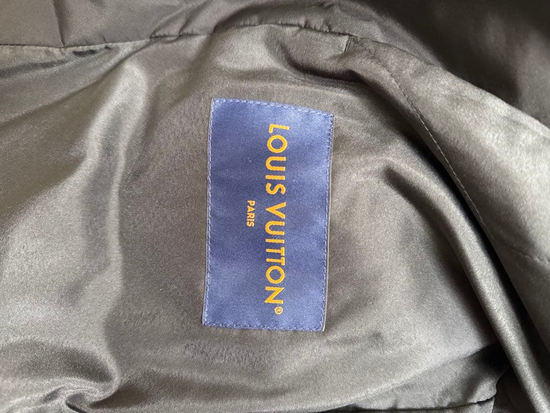 【美品】LOUIS VUITTONダウンジャケット size54 black