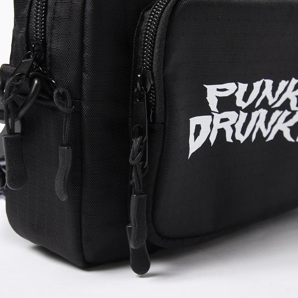 PUNK DRUNKERS パンクドランカーズ ギザロゴショルダーバッグ 黒
