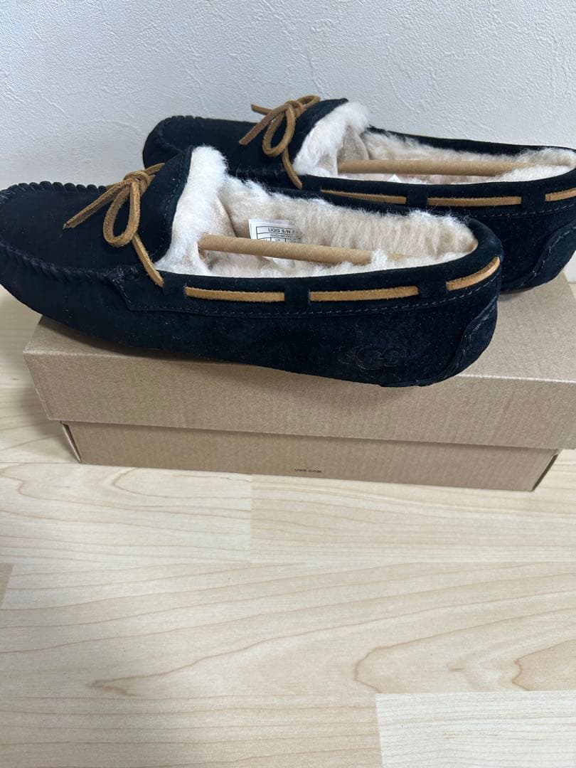新品・未使用‼️UGG アグ ダコタ モカシン 23㎝