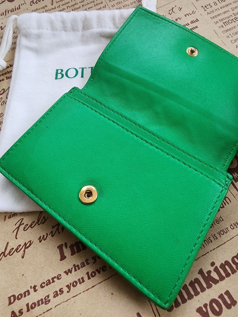とても綺麗　現行品　ボッテガヴェネタ　編み込み　名刺入れ　カードケース 緑