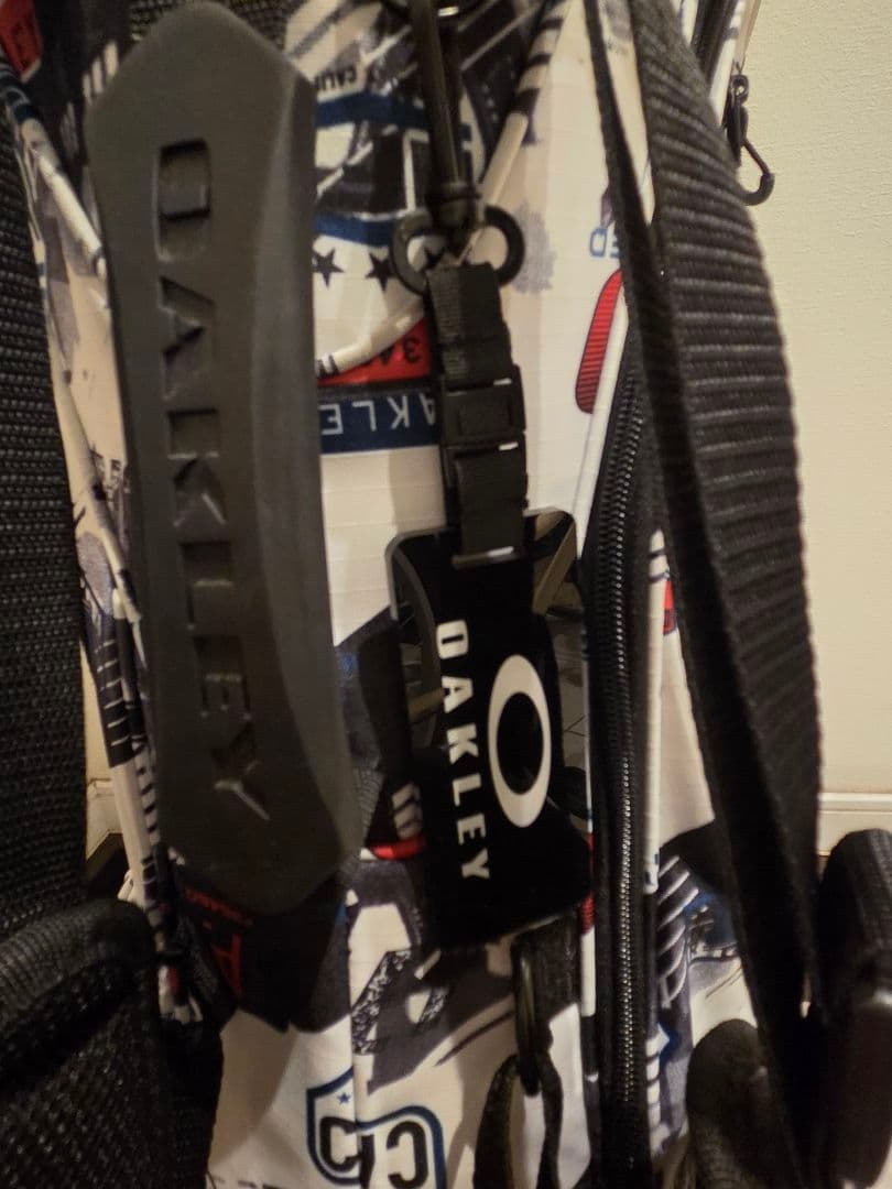 OAKLEY　オークリースタンド式キャディバッグ