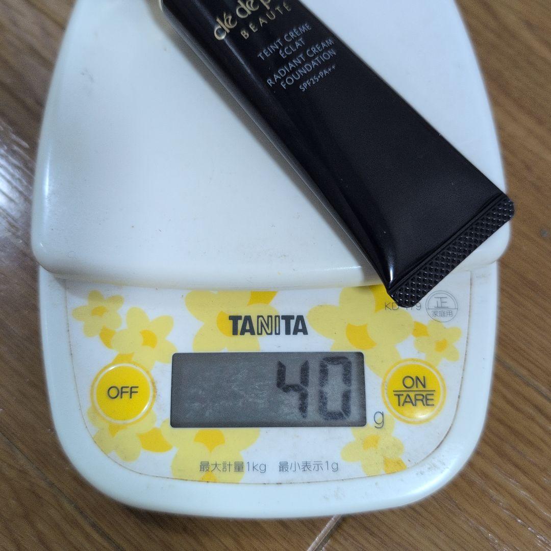 クレ・ド・ポー ボーテ タンクレームエクラn オークル30