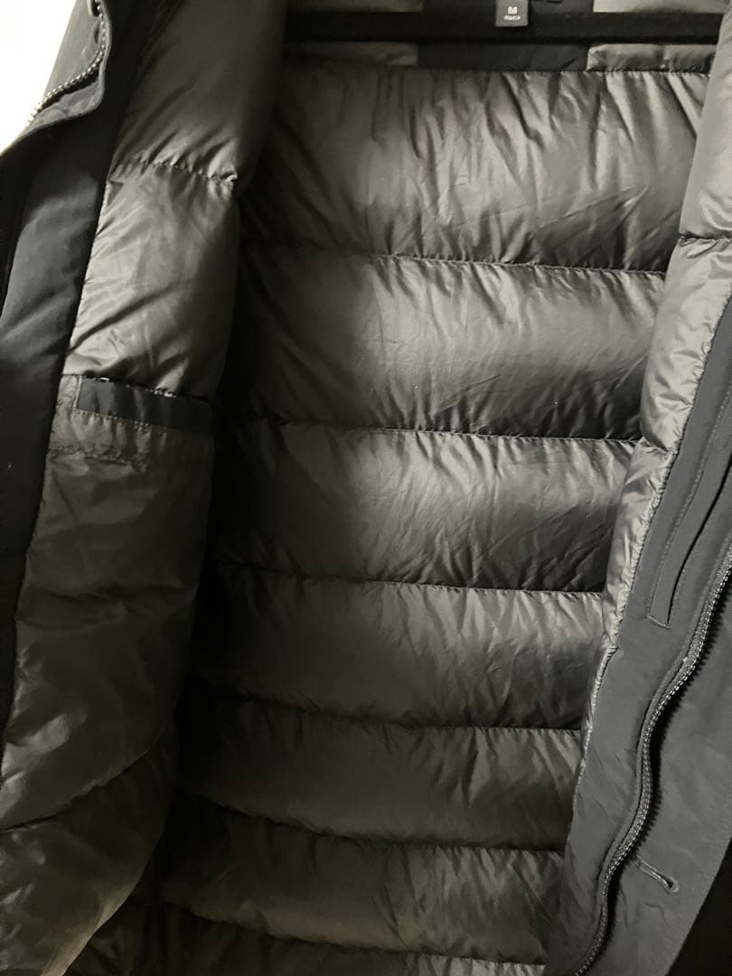 モンベル　ハスキーコート　Mサイズ ブラック　ダウンコート