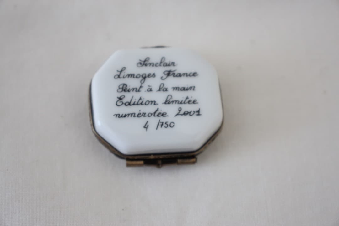 フランス　リモージュボックス　Baby Teeth　小物入れ