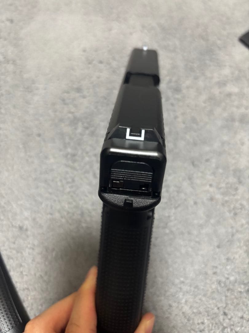 東京マルイGlock 17gen4 ガスガン ホルスターとローダー付き