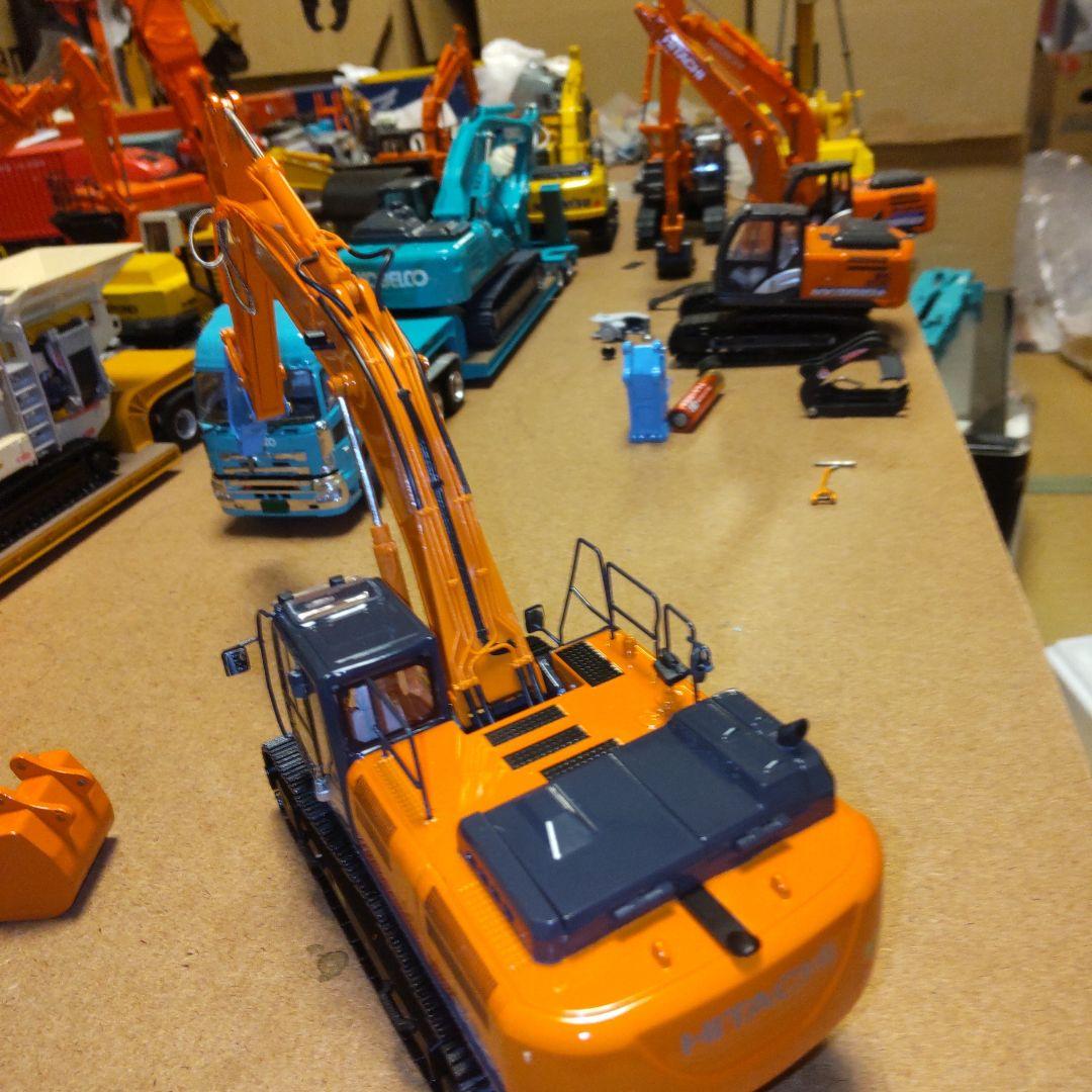 日立建機　ZAXIS 350LC オカダアイヨン　ブレーカーセット　　1/50