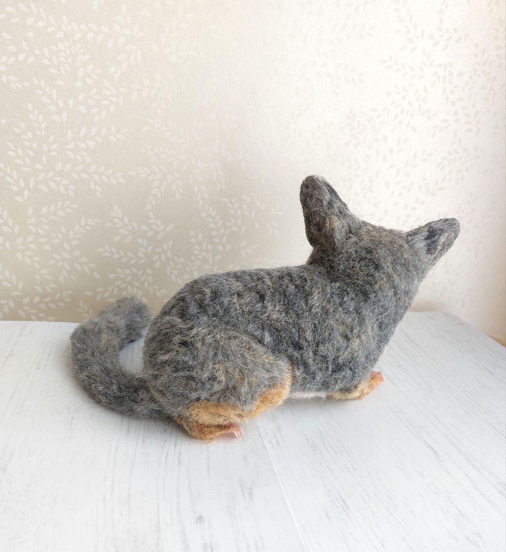 羊毛フェルト　ショウガラゴ