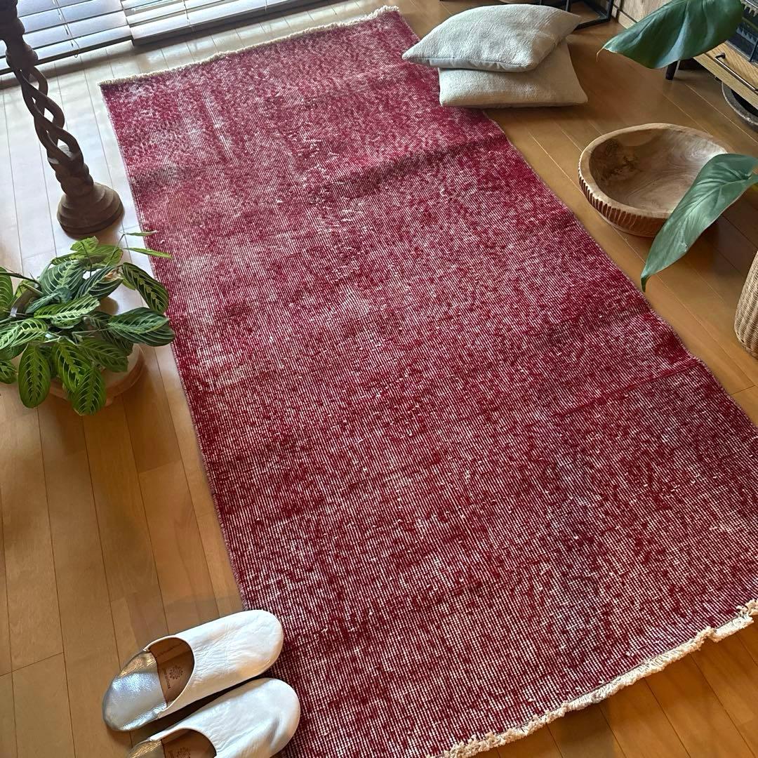 89×189こっくりと深みある赤　レッドワンカラーラグ　トルコヴィンテージラグ