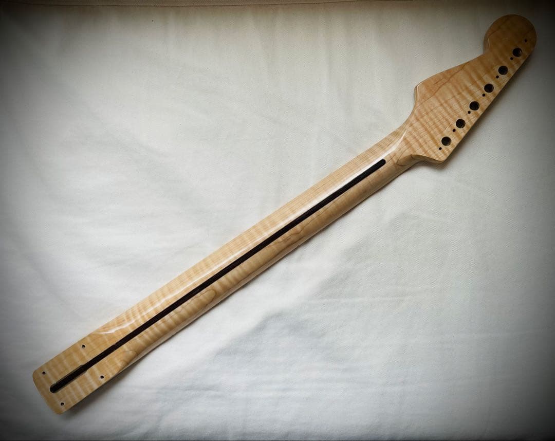 【ネックのみ】ストラトタイプ メイプル\"トラ杢\"