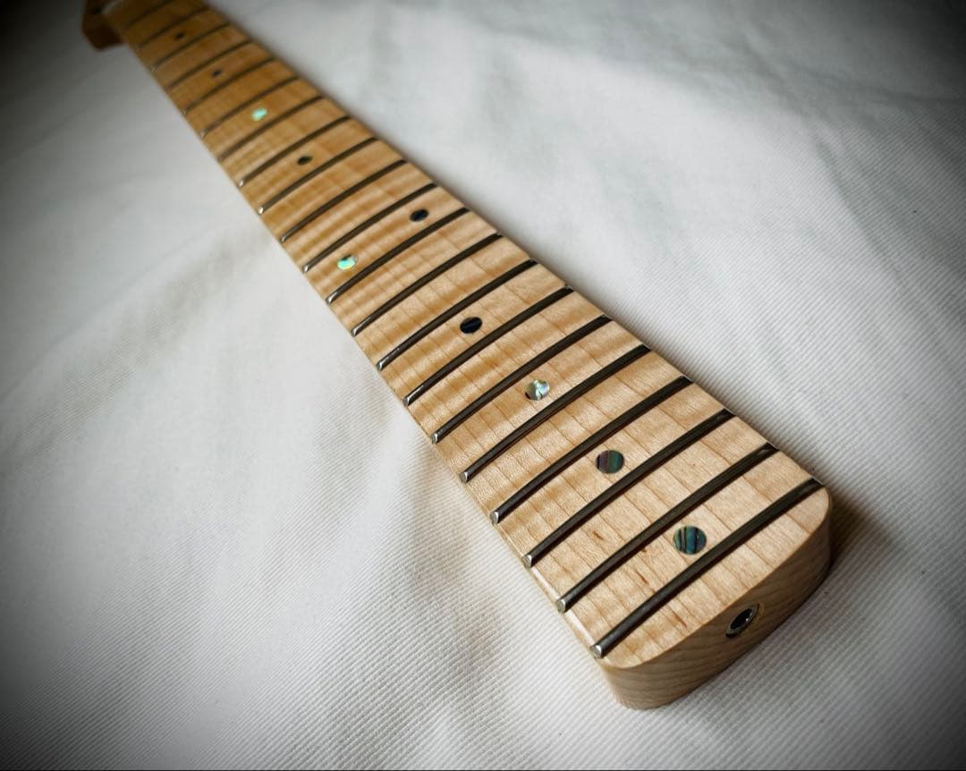 【ネックのみ】ストラトタイプ メイプル\"トラ杢\"