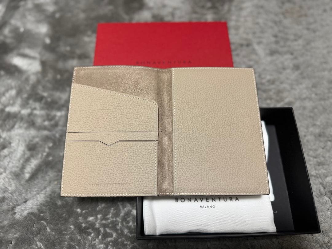 BONAVENTURA ベージュ パスポートケース