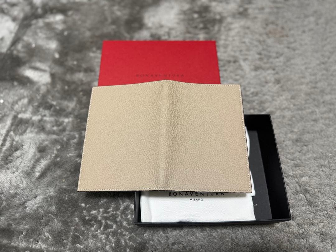 BONAVENTURA ベージュ パスポートケース