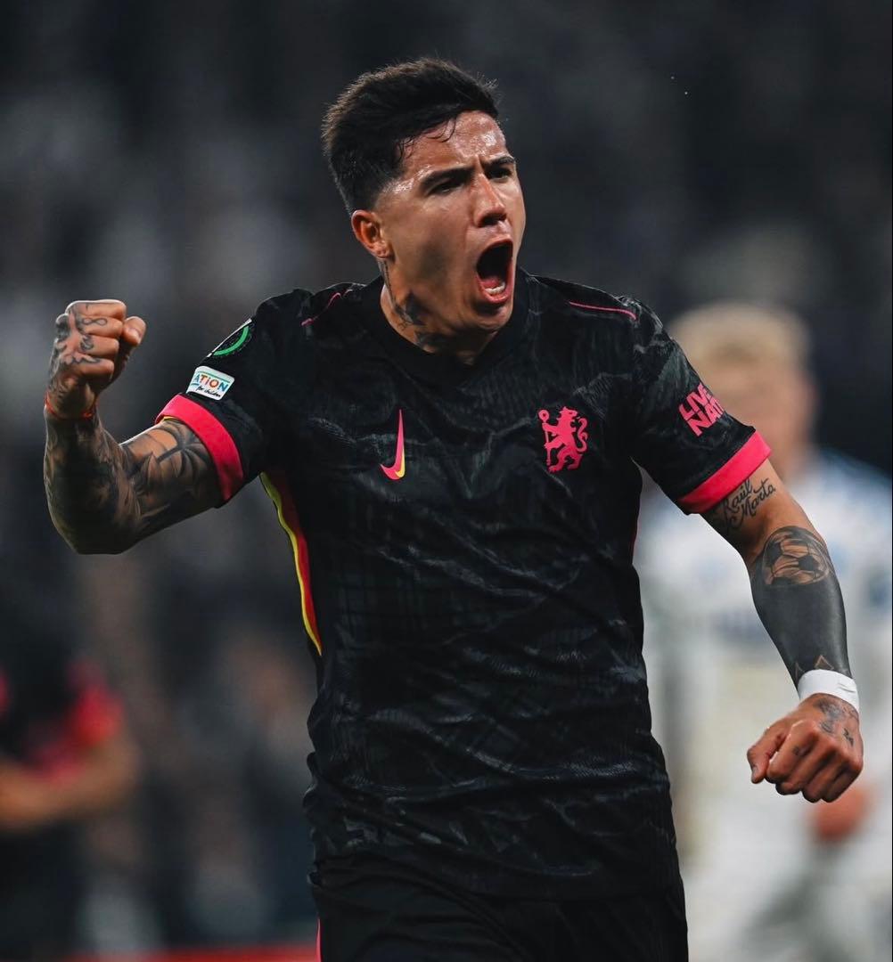 エンソ チェルシー ユニフォーム