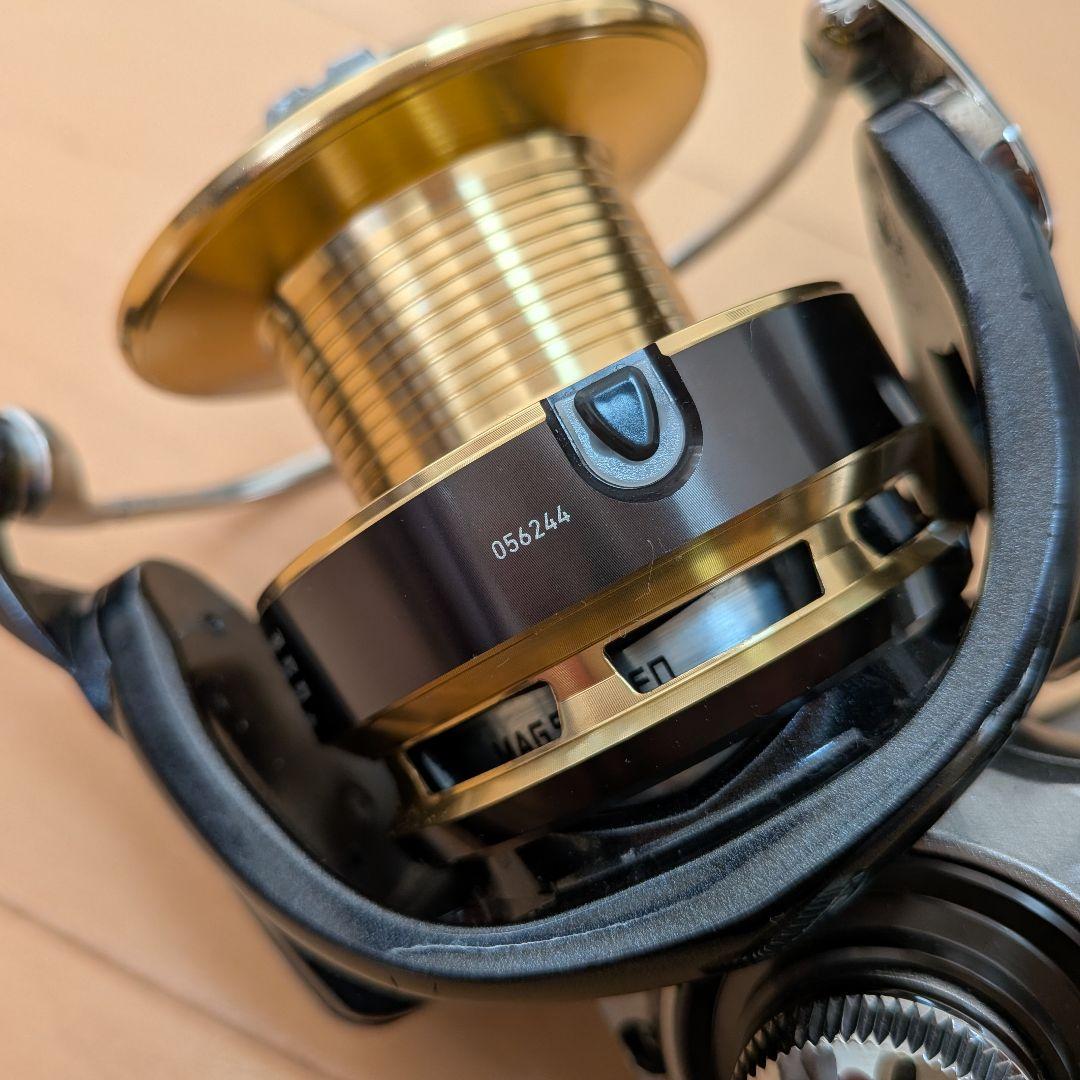 ダイワ　Daiwa　ヴァデル　4000H　リール