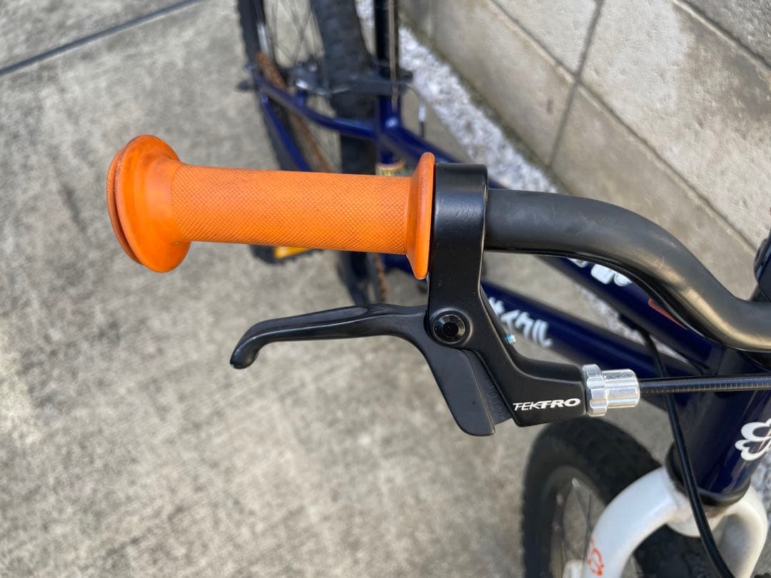 埼玉　ヨツバサイクル　20インチ ネイビー