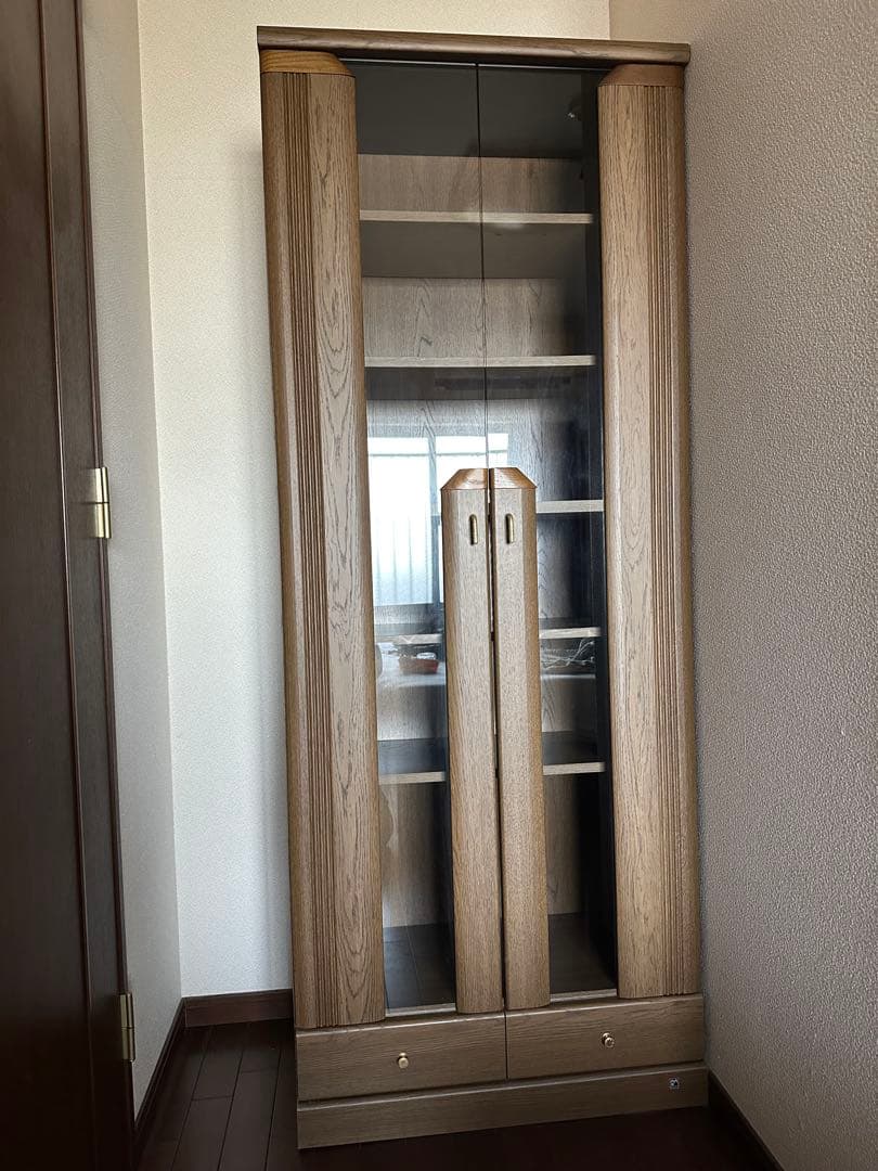 ガラス扉キャビネット　本棚　飾り棚　引出し付き