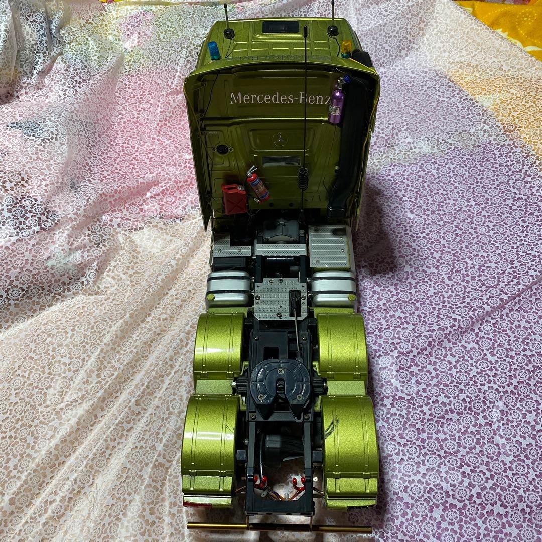 R/Cメルセデス・ベンツ　アクトロス1/14