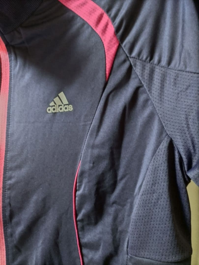 新品！アディダス〜レディースＵＶトレーニングウエア3点セット！