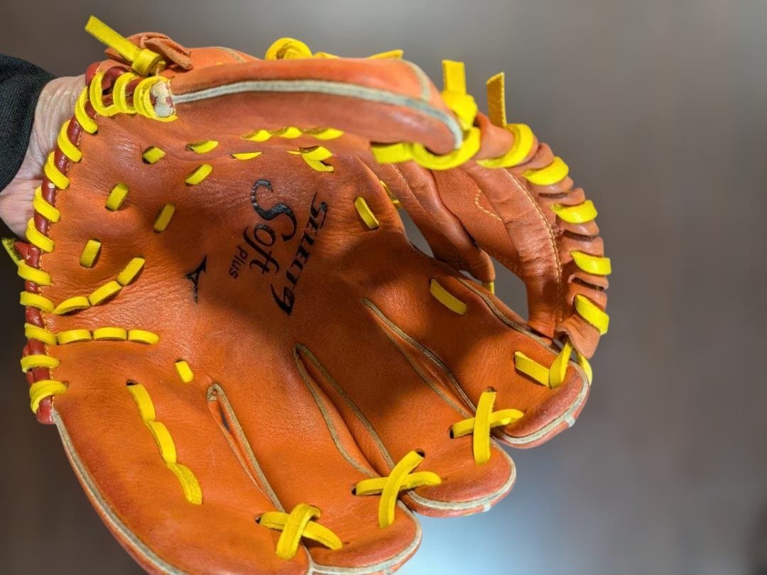 MIZUNO 軟式用グローブ オレンジ