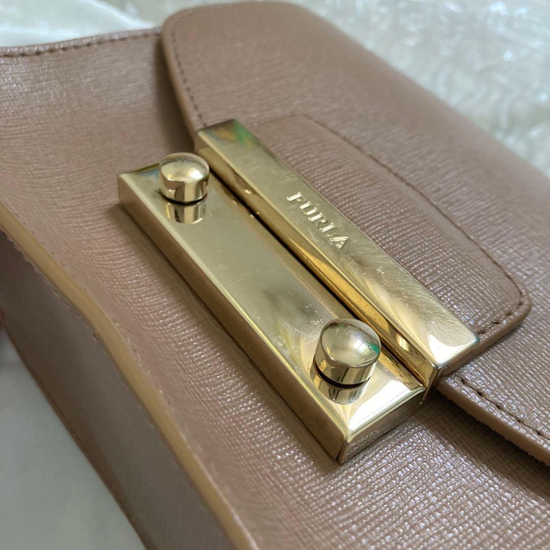 美品　フルラショルダーバッグ　ミニバッグベージュメトロポリス？