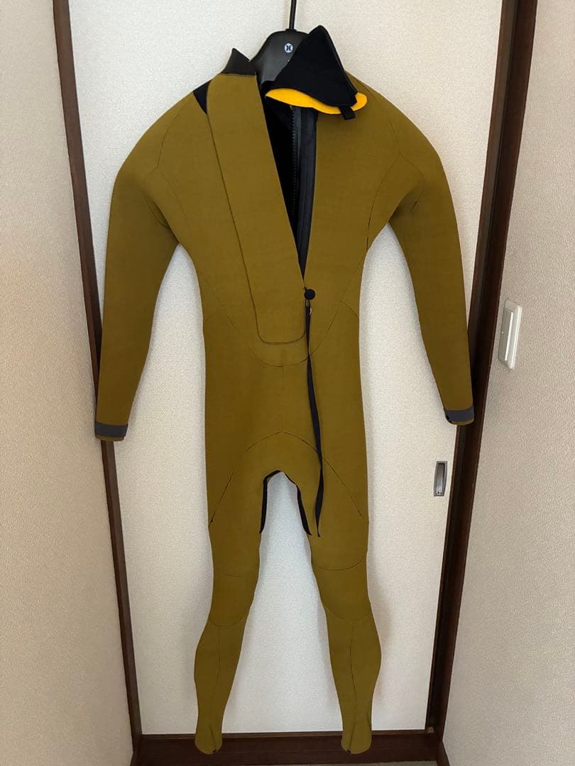 Rushウエットスーツセミドライ　BLACK Edition