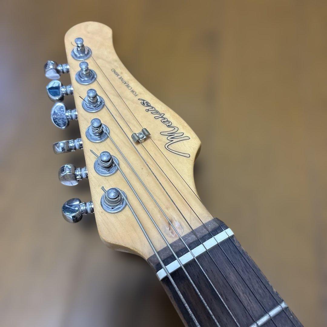 《メイビス》エレキギター　ピック入り付き　動作確認済み