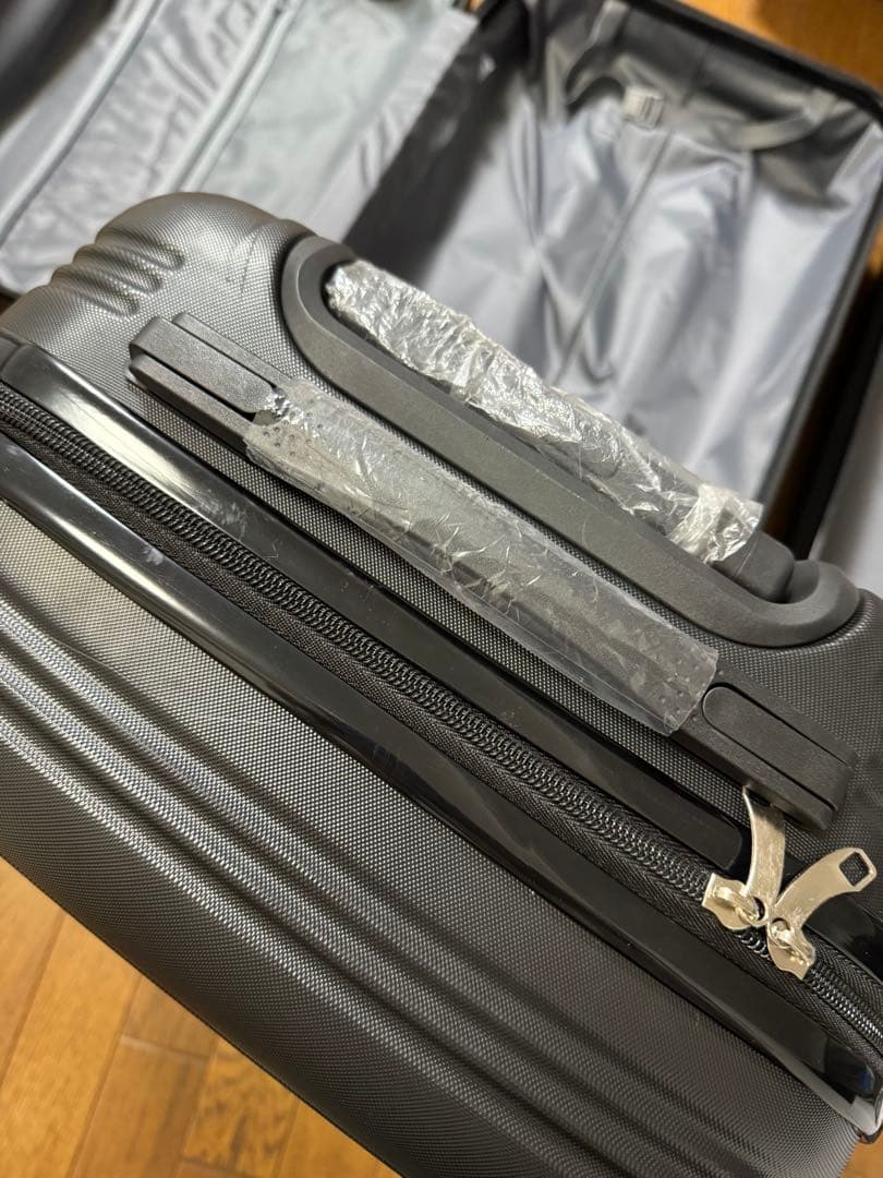 新品・未使用 / 3点セット / 軽量 / TSAロック/スーツケース