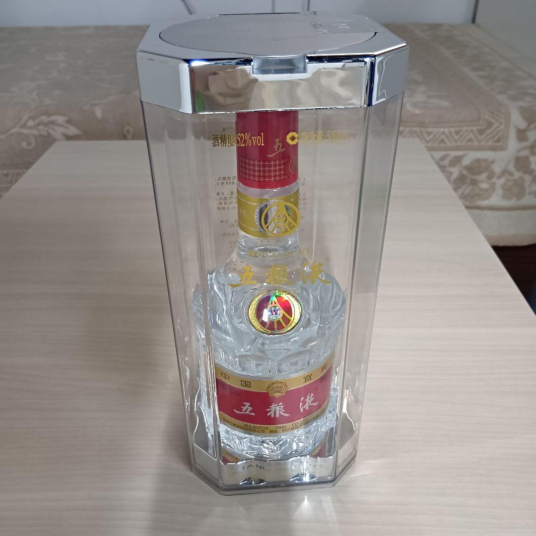 【アオヤマ　テル】