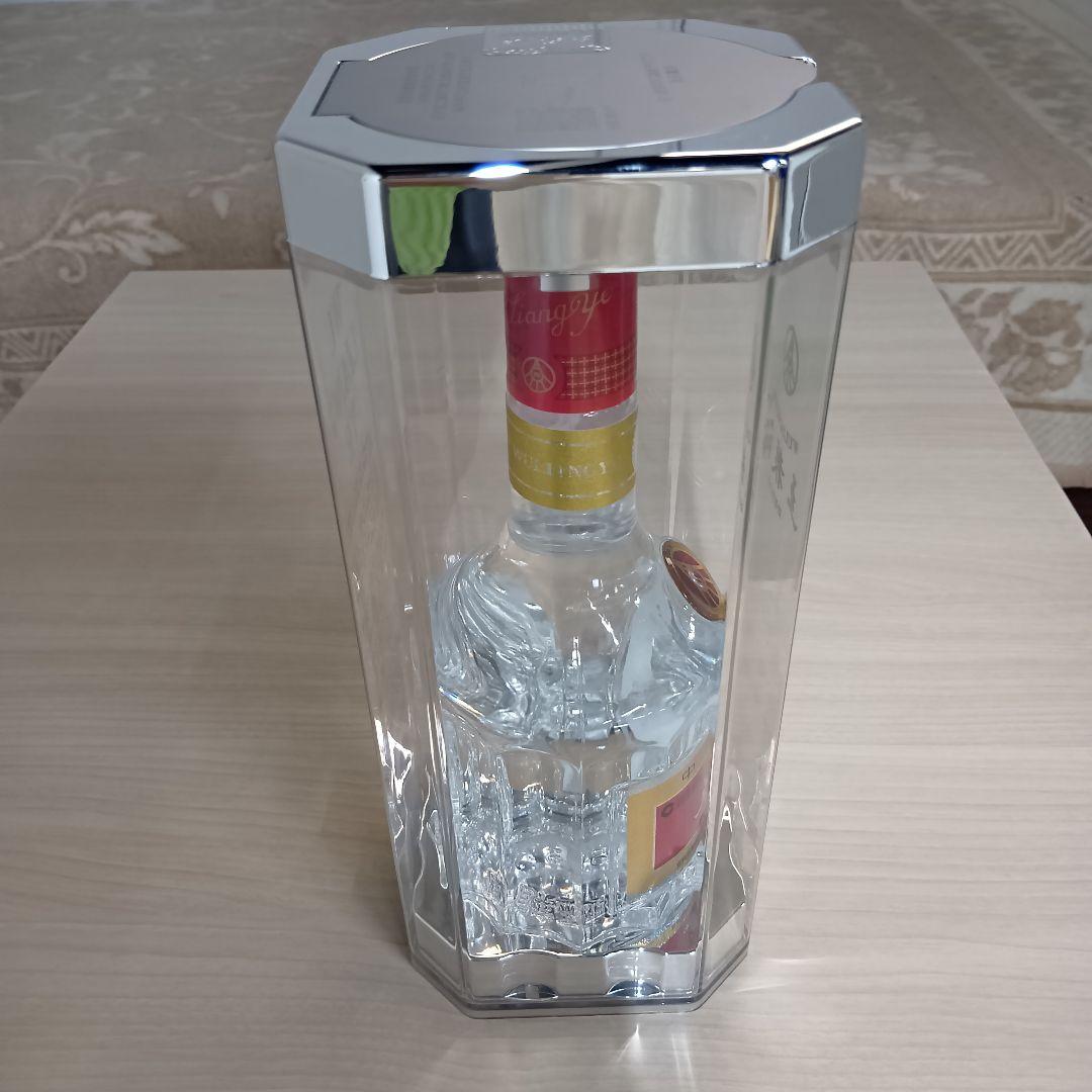 【アオヤマ　テル】