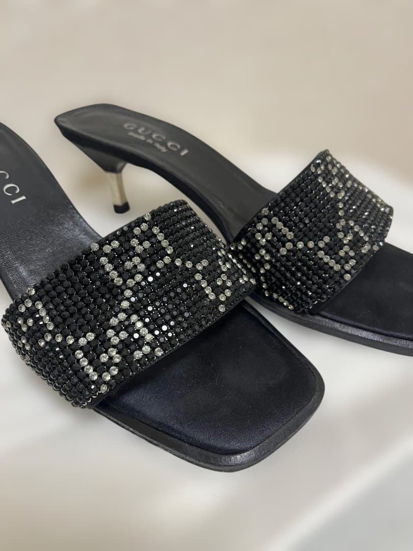 GUCCI ビジュー付き ブラックミュールサンダル