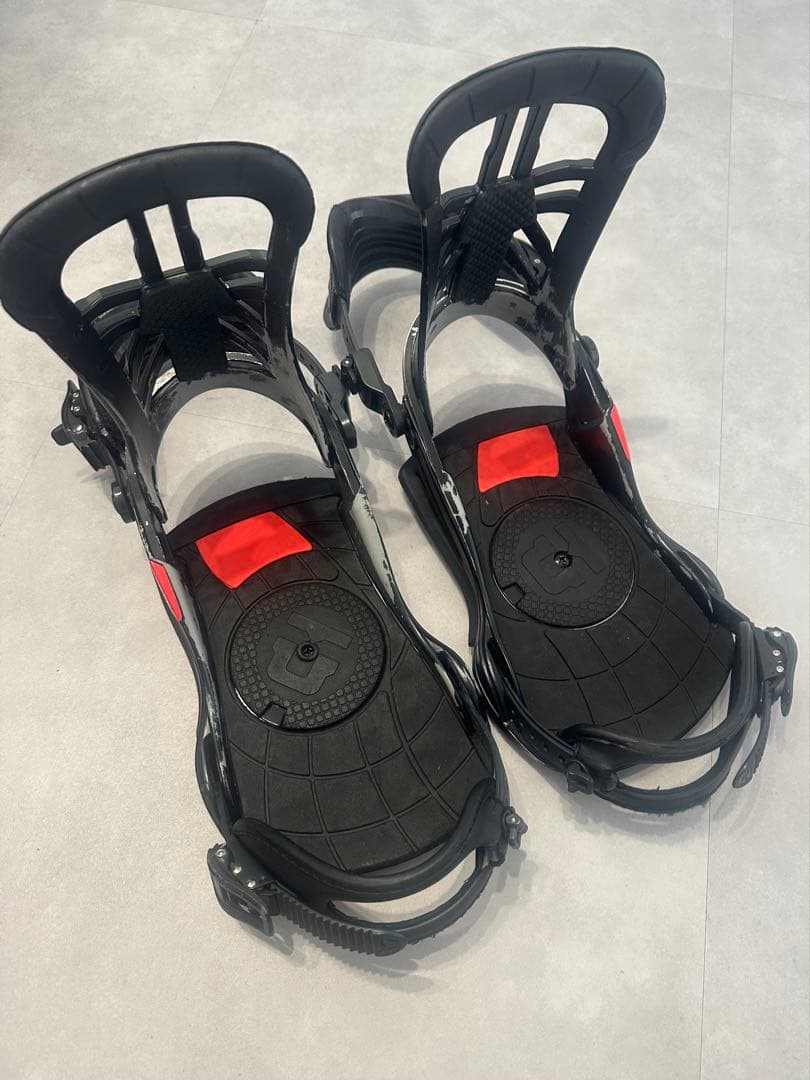 スノーボードビンディング ブラック/レッド