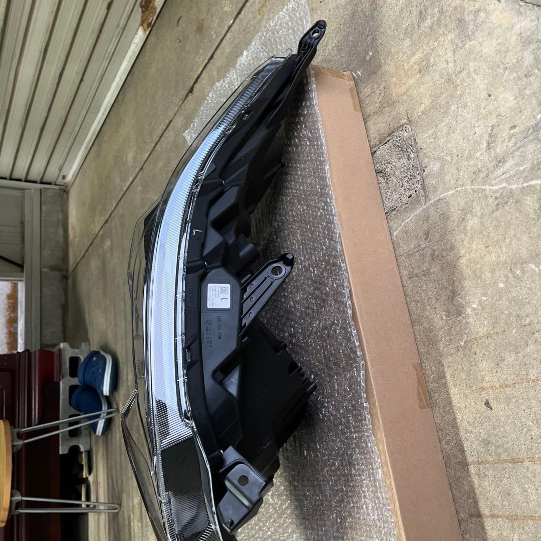 80 ヴォクシー 前期 ZWR ZRR80G 右 ヘッドライト