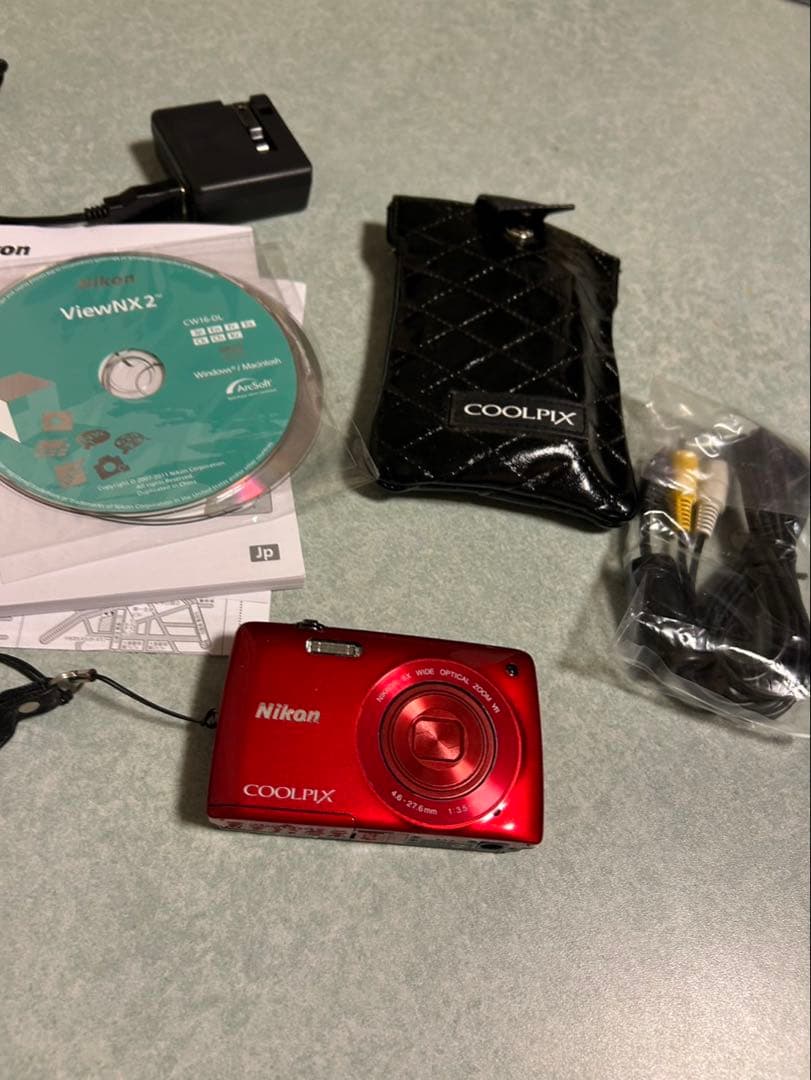 美品　コンパクトデジタルカメラ　ニコン　Coolpix S4300 専用ケース付