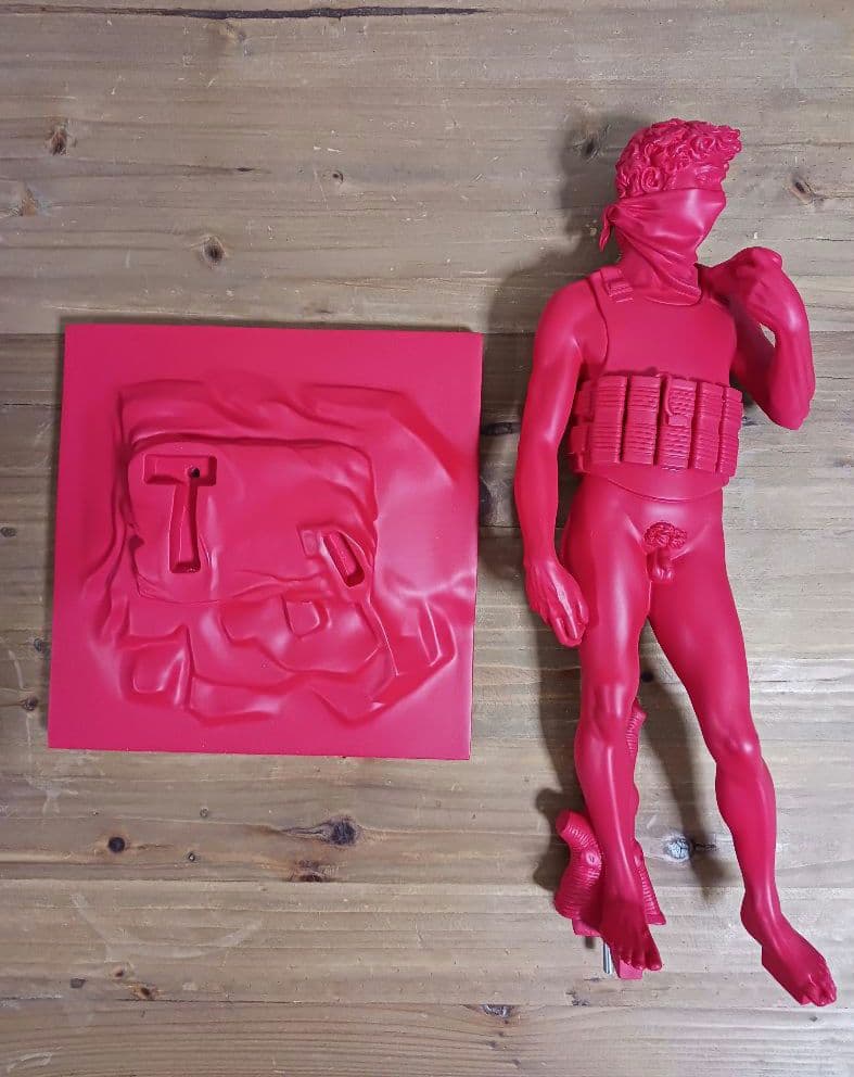 【新品!!】バンクシー フィギュア SUICIDEMAN(Red)