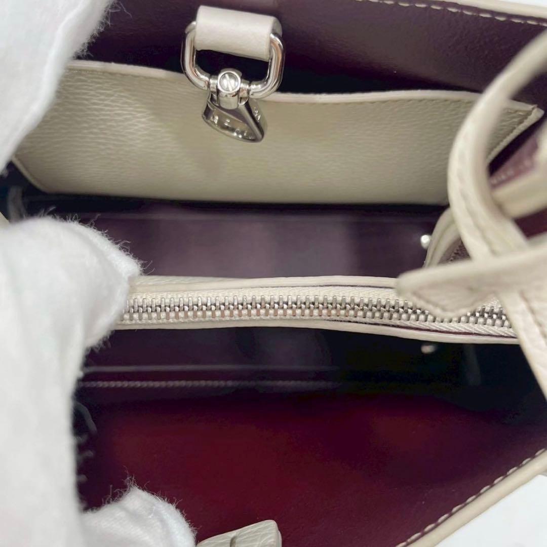 【美品】TOD's トッズTタイムレスマイクロ 2way アイボリー