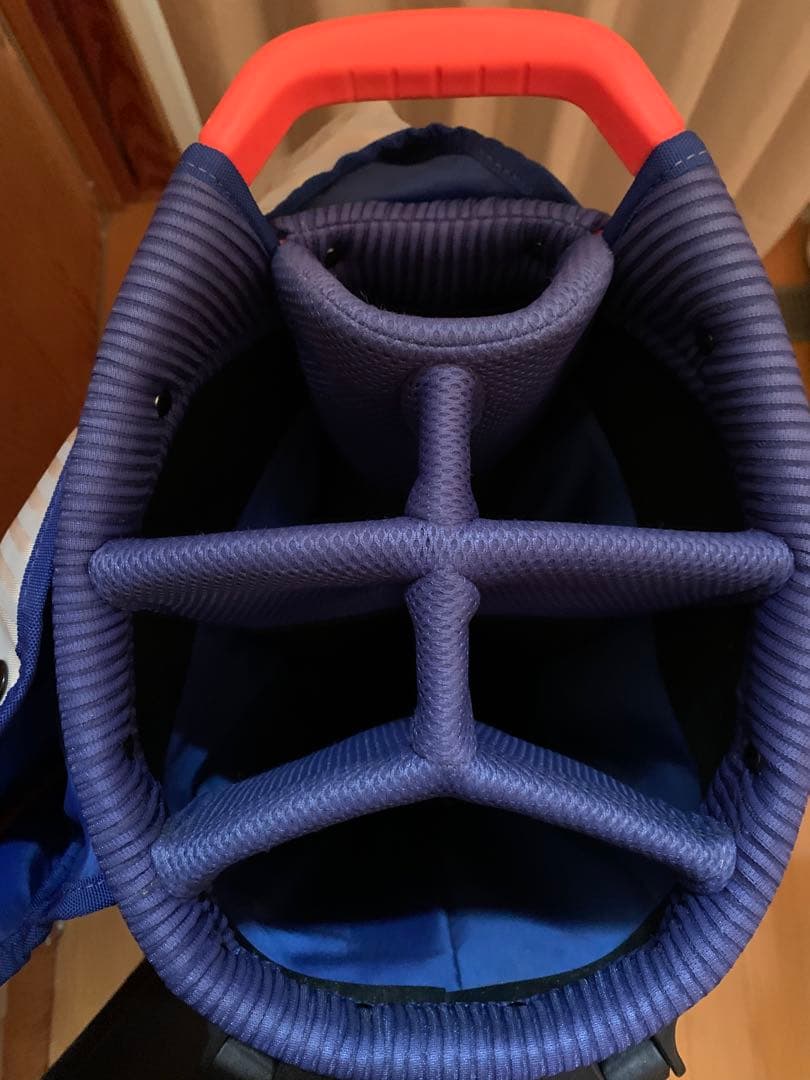 adidas ゴルフ　スタンド式キャディバッグ　軽量